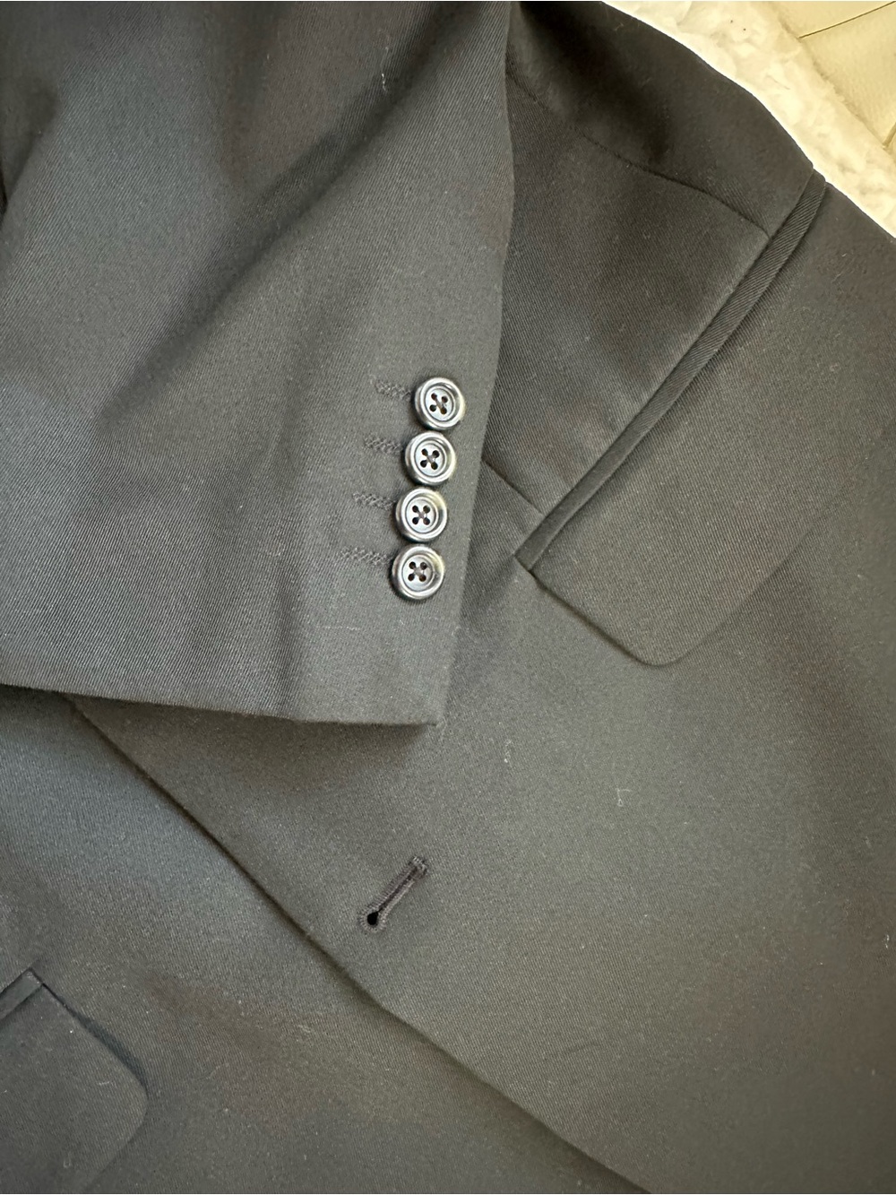 Suit - Picture 4 of 9